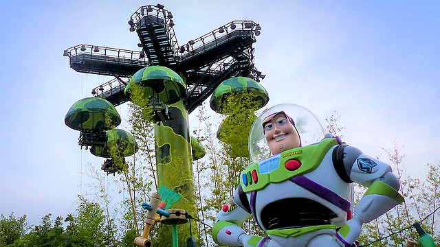 attraction-toy-story-toy-soldiers-parachute-walt-disney-studios-disneyland-paris