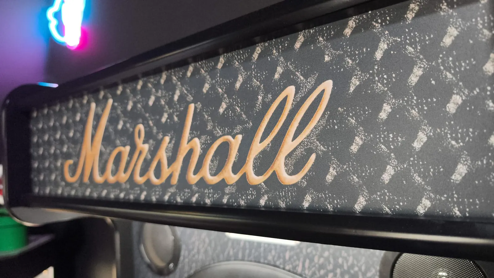 Fronton personnalisé d'un Dartcab professionnel fabriqué en France